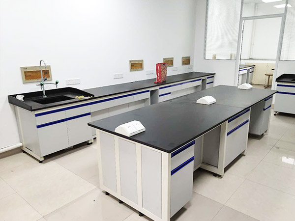 有关实验室实验台家具的规划介绍